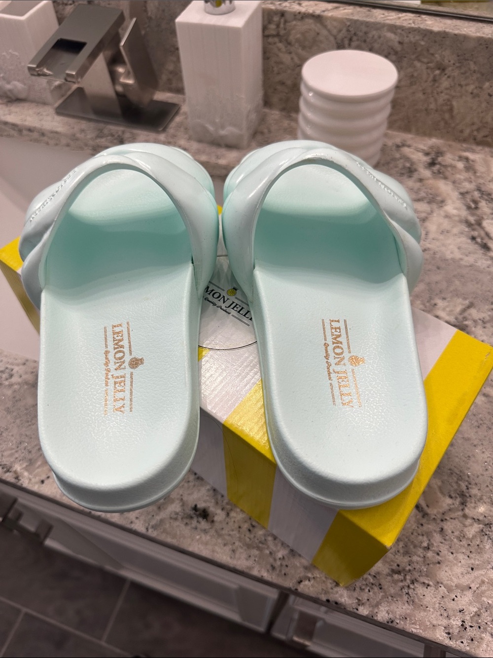 NEW lemon jelly Quilted Slide Sandals in Mint - Picture 3 of 4